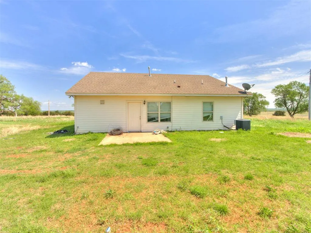 Photo 2 — 2975 S Academy Road, Guthrie, OK 73044