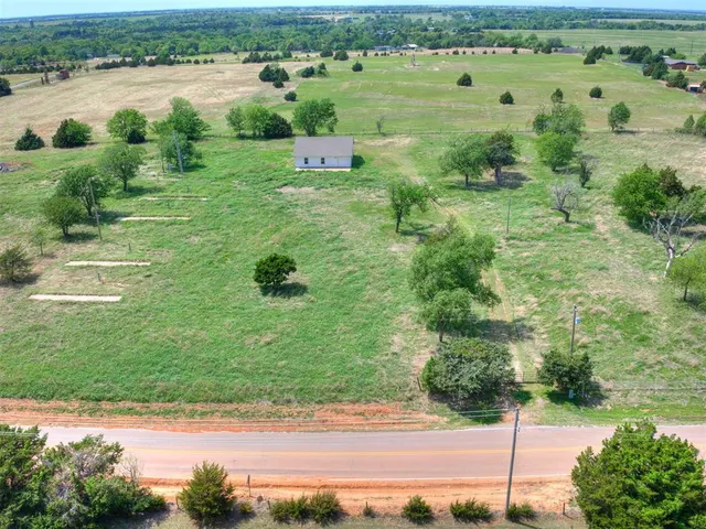 Photo 3 — 2975 S Academy Road, Guthrie, OK 73044