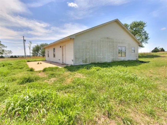 Photo 5 — 2975 S Academy Road, Guthrie, OK 73044
