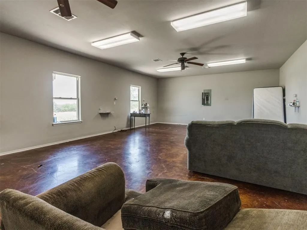 Photo 8 — 2975 S Academy Road, Guthrie, OK 73044