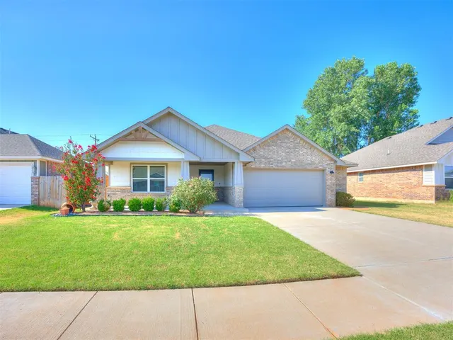 Photo 2 — 11112 SW 36th Street, Yukon, OK 73099