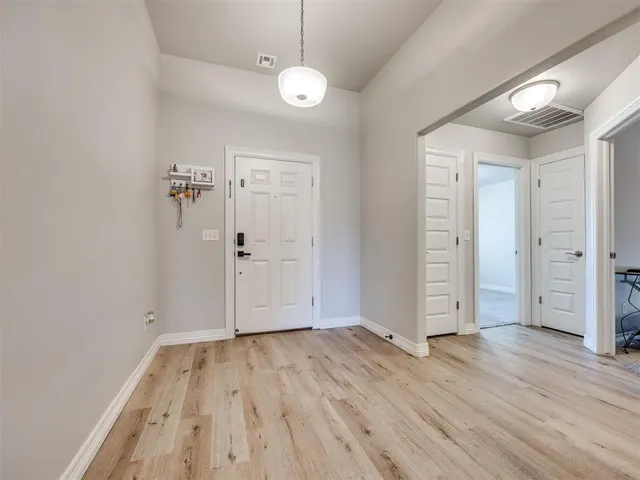 Photo 8 — 11112 SW 36th Street, Yukon, OK 73099