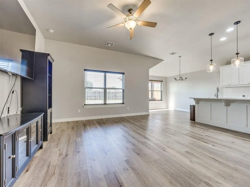 Photo 19 — 11112 SW 36th Street, Yukon, OK 73099