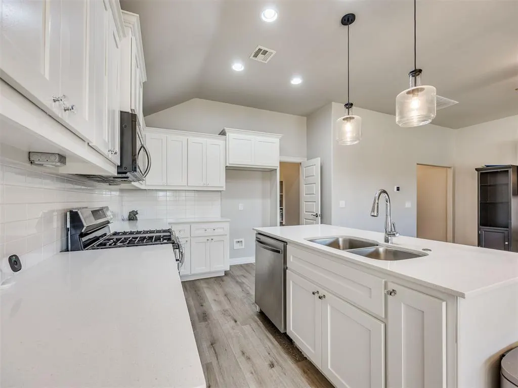 Photo 25 — 11112 SW 36th Street, Yukon, OK 73099