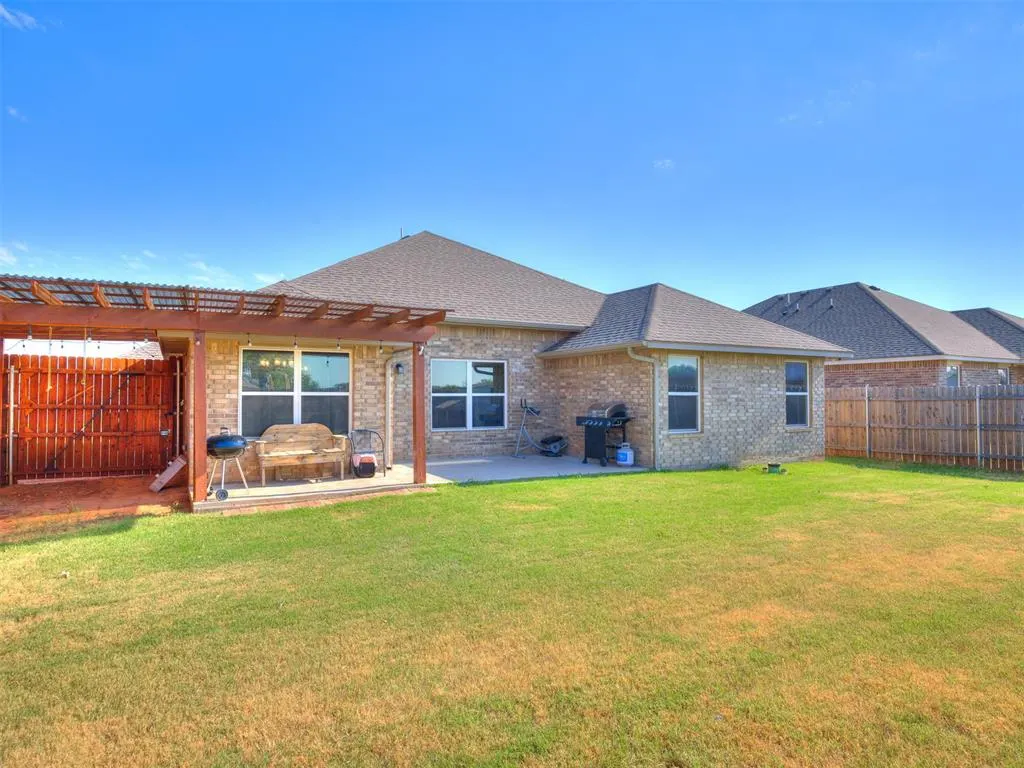 Photo 41 — 11112 SW 36th Street, Yukon, OK 73099