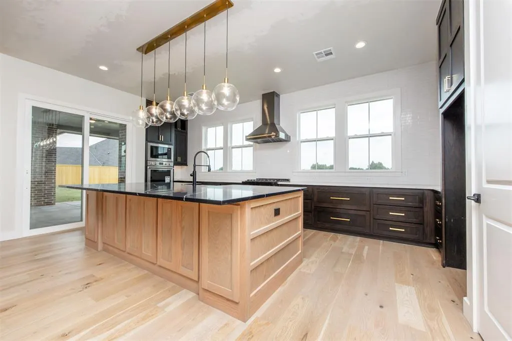 Photo 13 — 2920 Edgefield Lane, Norman, OK 73073