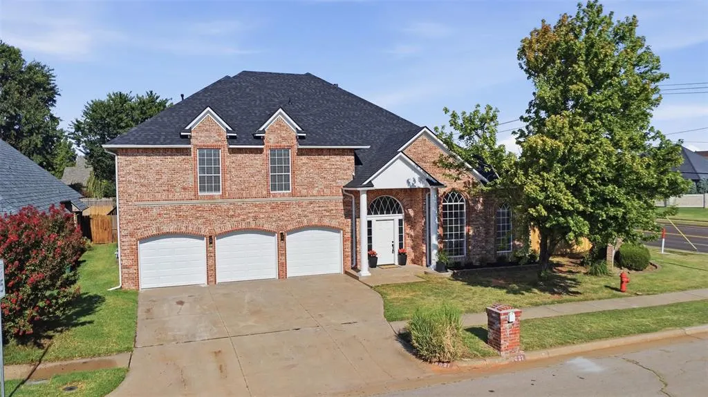 Photo 2 — 15021 Salem Creek Road, Edmond, OK 73013
