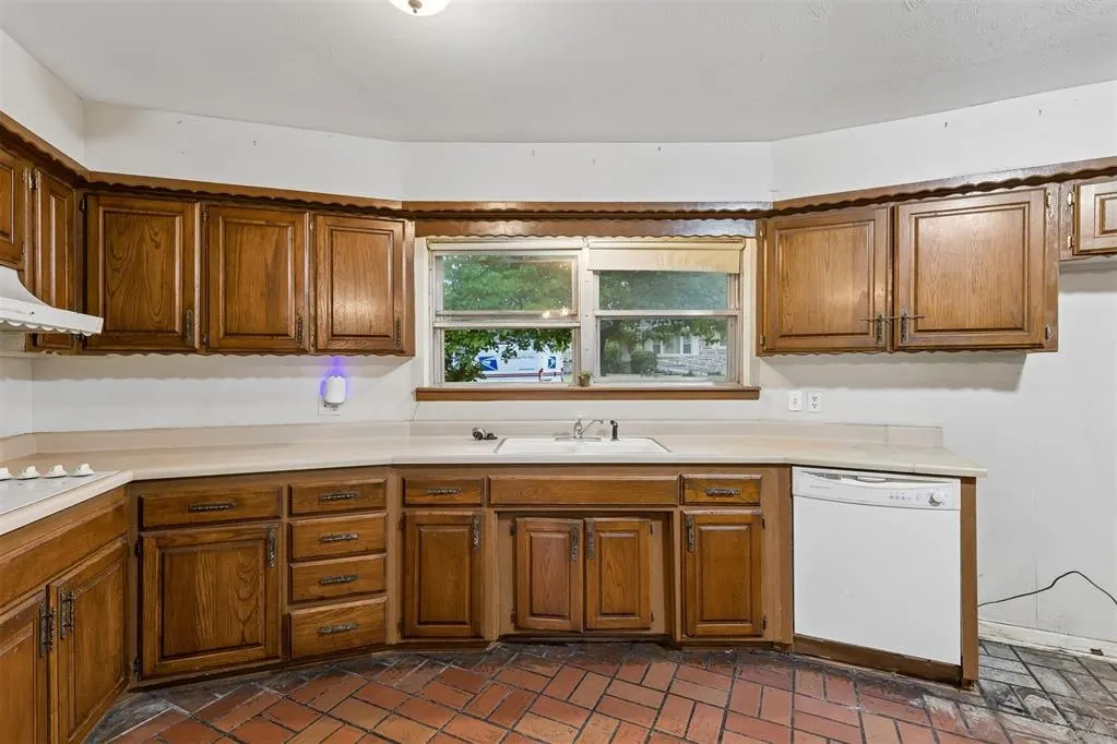 Photo 10 — 301 E Ridgewood Drive, Midwest City, OK 73110