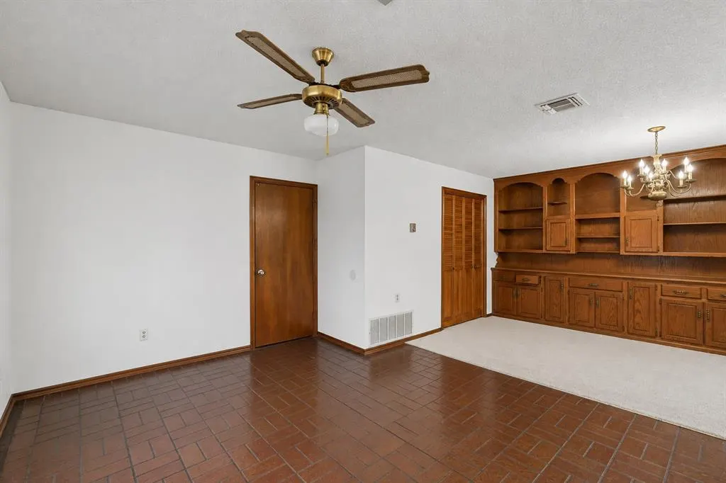 Photo 16 — 301 E Ridgewood Drive, Midwest City, OK 73110