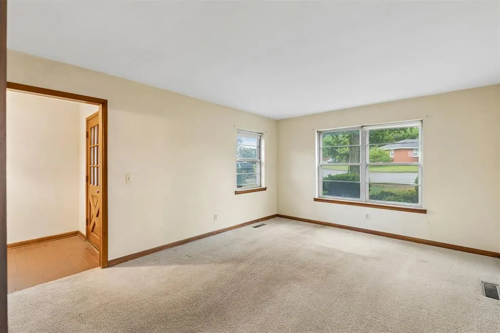 Photo 21 — 301 E Ridgewood Drive, Midwest City, OK 73110