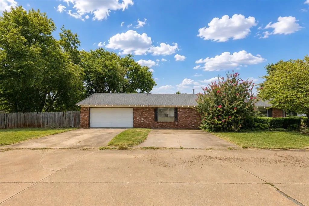 Photo 35 — 301 E Ridgewood Drive, Midwest City, OK 73110