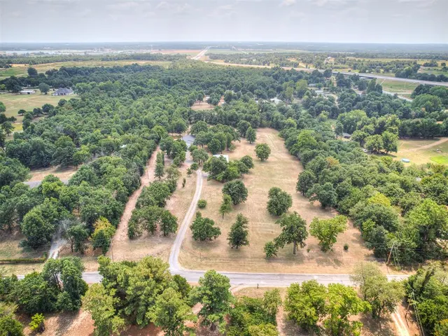 Front exterior — 19200 Meador Lane, Harrah, OK 73045