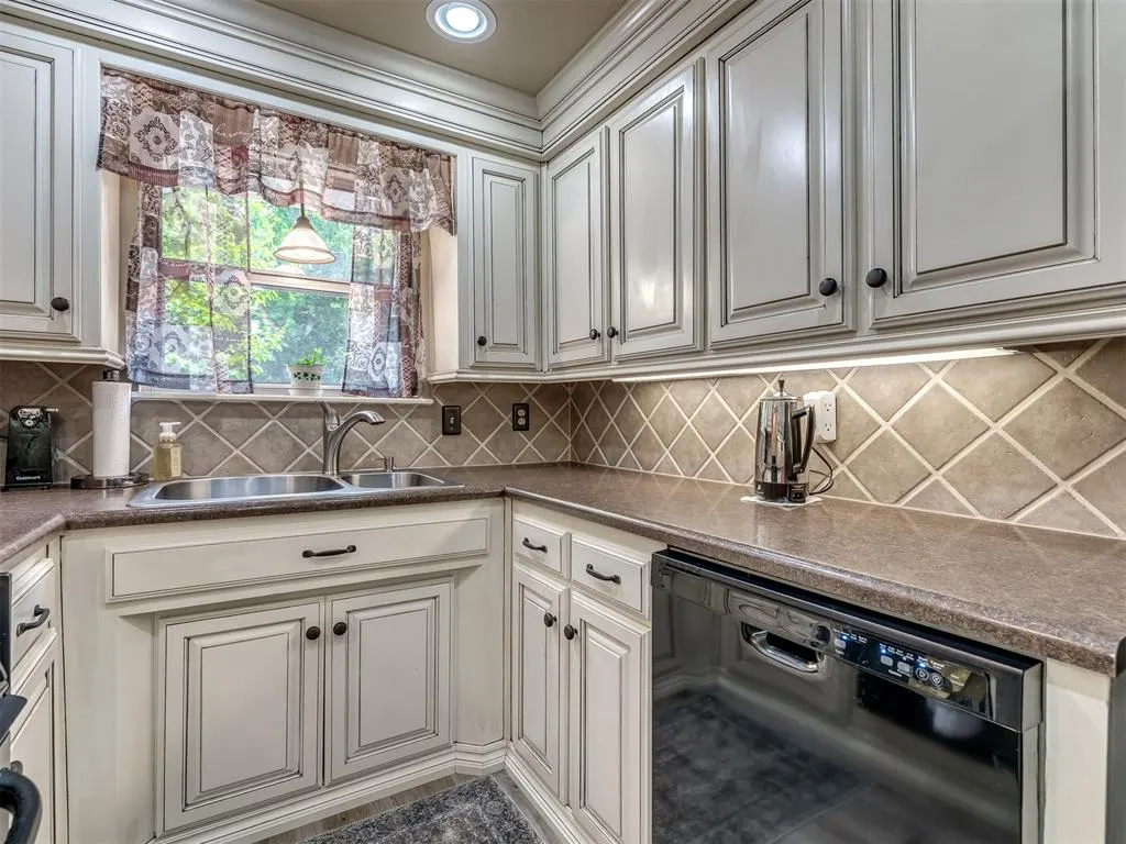 Photo 19 — 19200 Meador Lane, Harrah, OK 73045