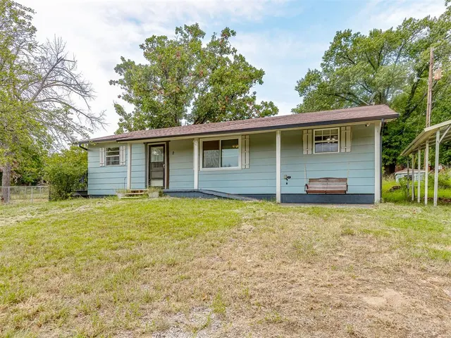 Photo 2 — 2 Clearpond Lane, Shawnee, OK 74801