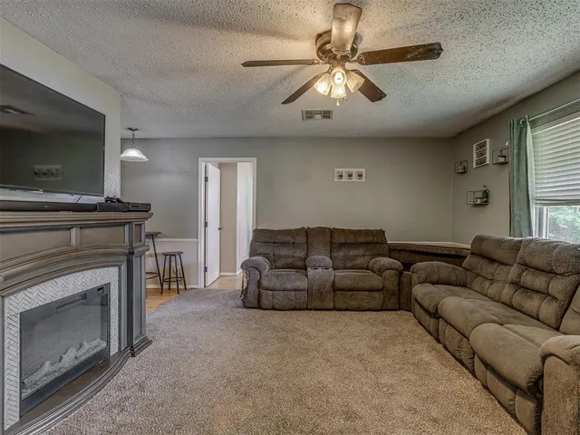 Photo 8 — 2 Clearpond Lane, Shawnee, OK 74801