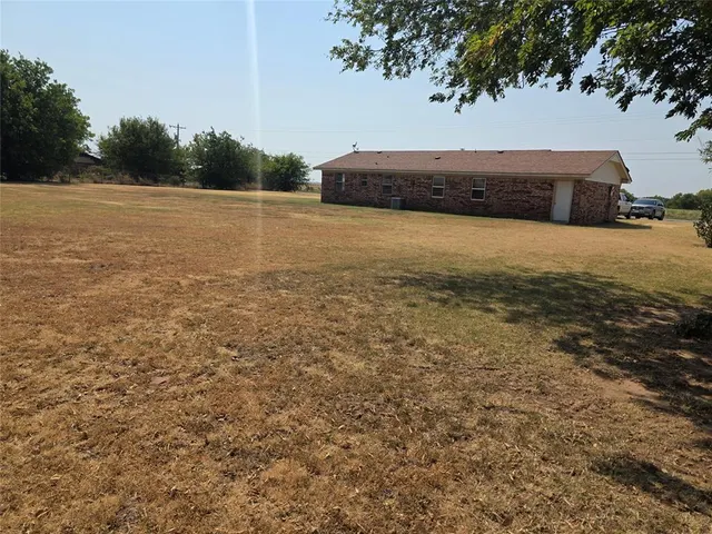 Photo 2 — 1402 County Road 1270, Amber, OK 73004