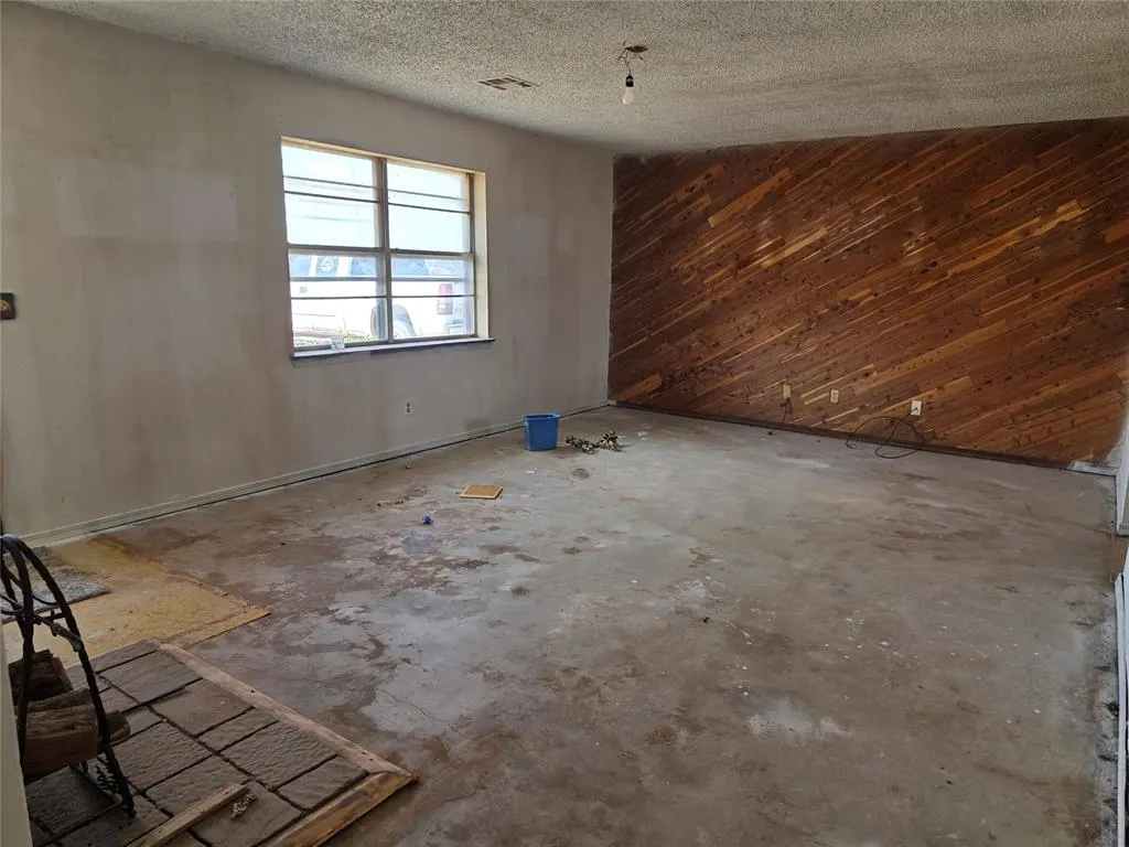 Photo 4 — 1402 County Road 1270, Amber, OK 73004