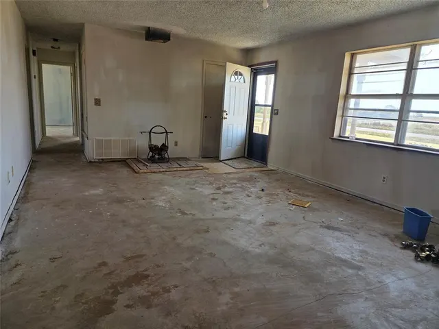 Photo 5 — 1402 County Road 1270, Amber, OK 73004
