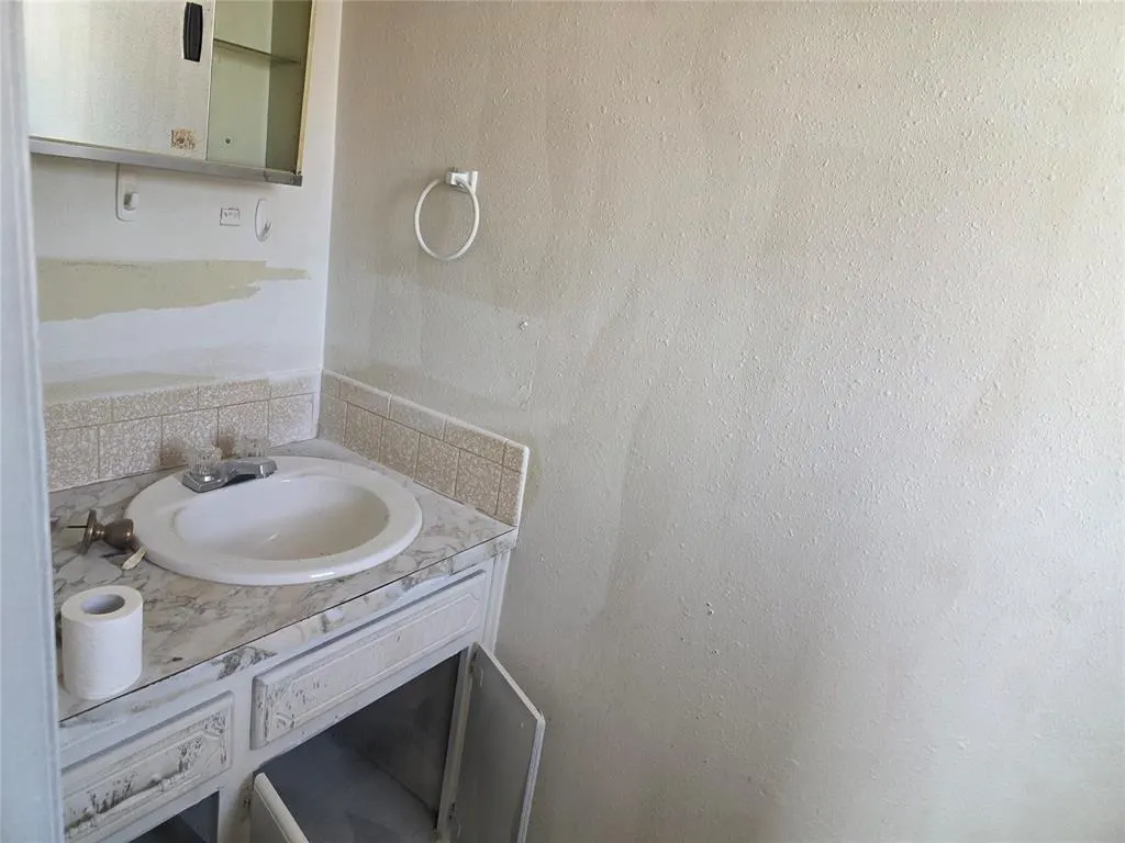 Photo 10 — 1402 County Road 1270, Amber, OK 73004