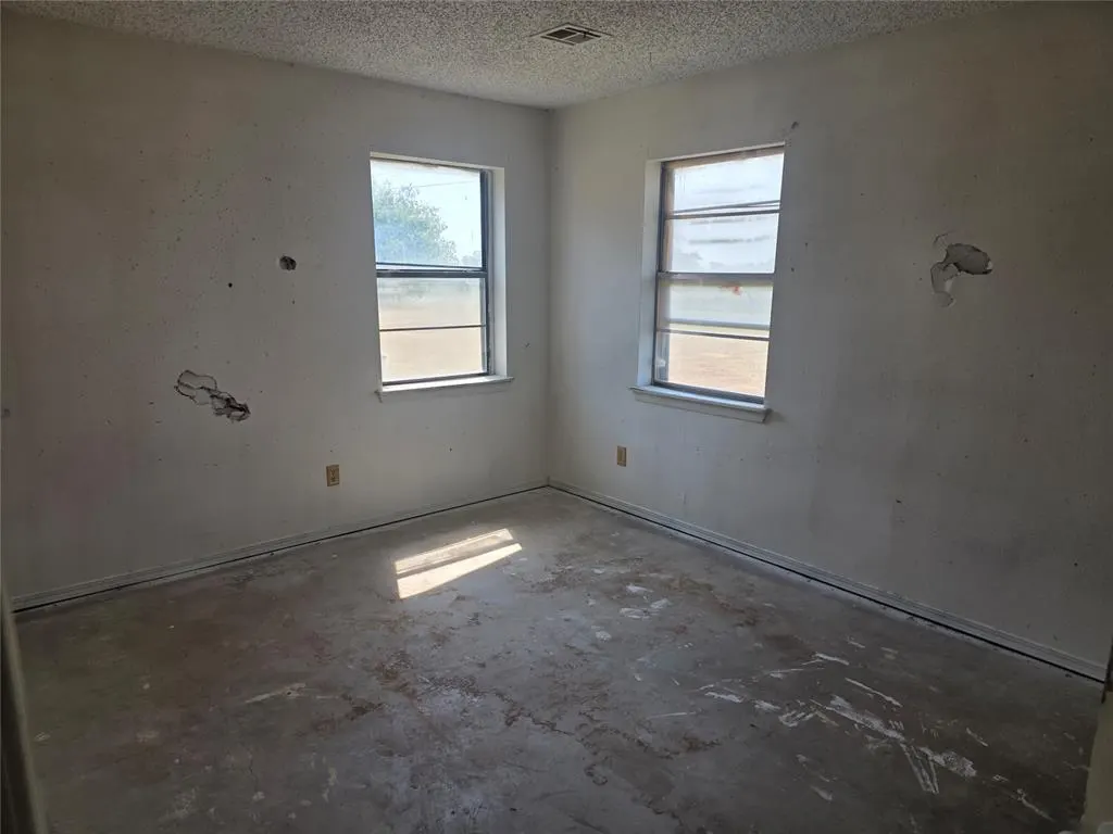 Photo 12 — 1402 County Road 1270, Amber, OK 73004