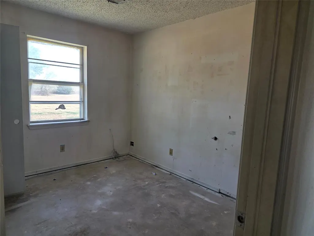 Photo 14 — 1402 County Road 1270, Amber, OK 73004