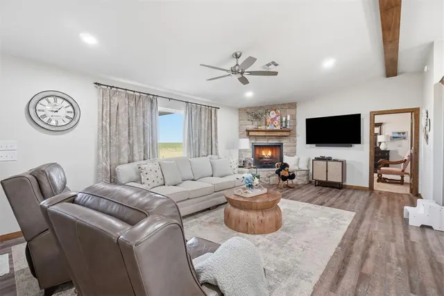Photo 5 — 21105 E County Road 162, Headrick, OK 73549