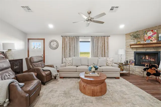 Photo 8 — 21105 E County Road 162, Headrick, OK 73549