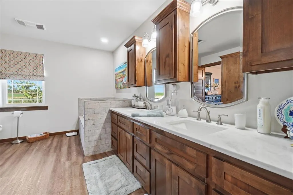 Photo 11 — 21105 E County Road 162, Headrick, OK 73549