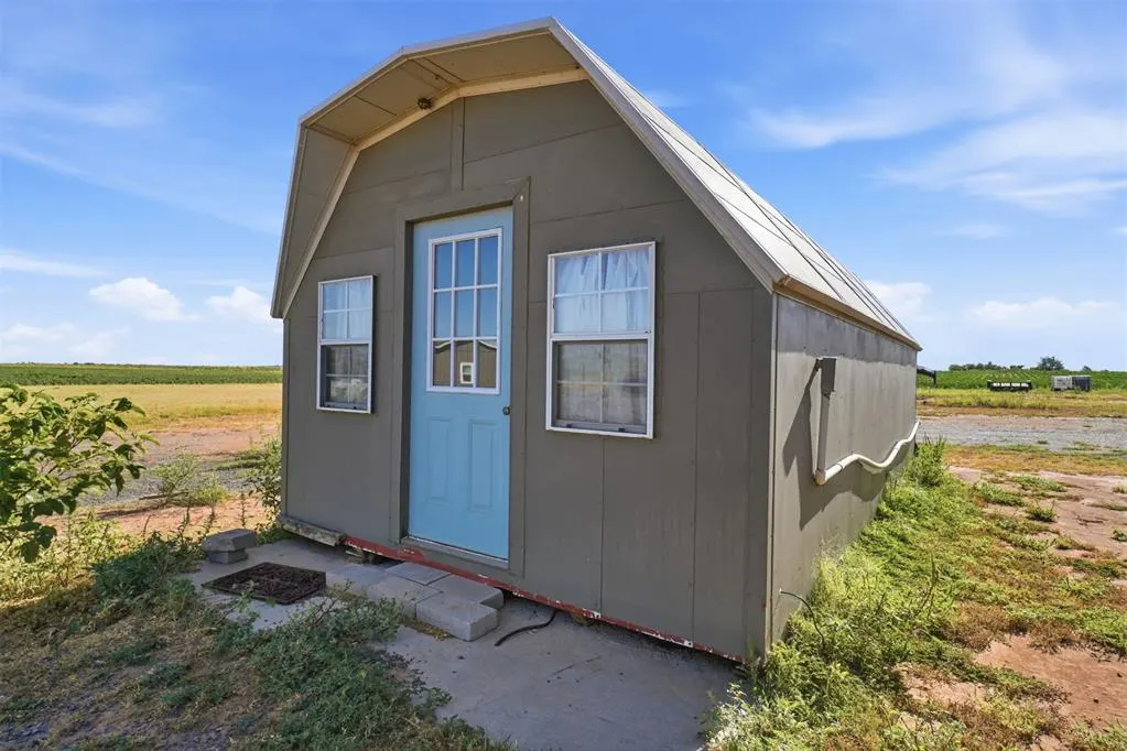 Photo 35 — 21105 E County Road 162, Headrick, OK 73549