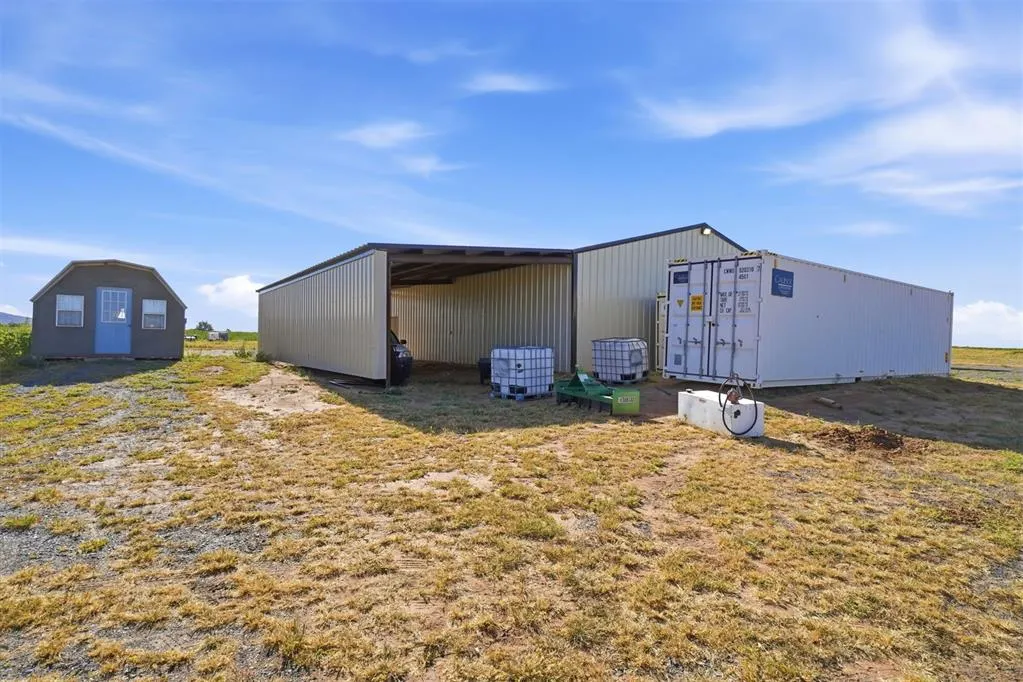 Photo 38 — 21105 E County Road 162, Headrick, OK 73549