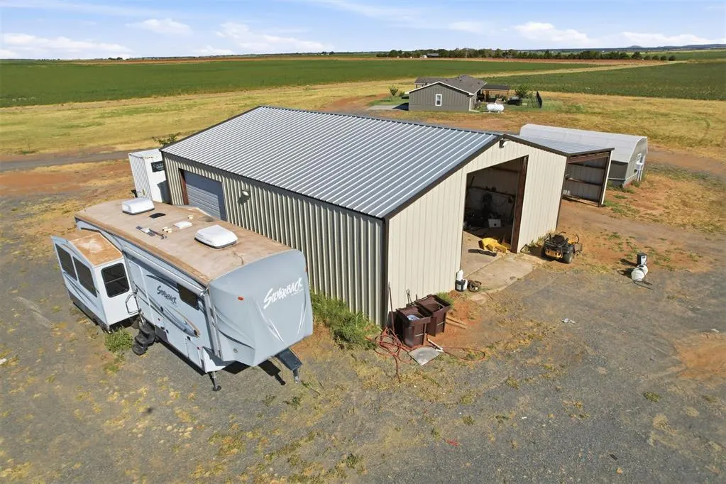 Photo 47 — 21105 E County Road 162, Headrick, OK 73549