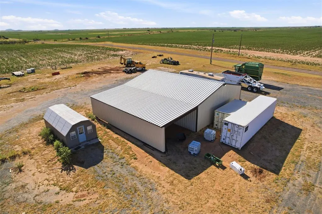 Photo 48 — 21105 E County Road 162, Headrick, OK 73549