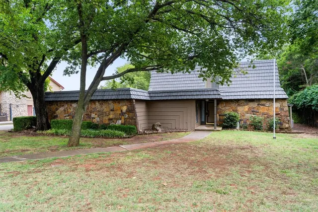Photo 4 — 2940 Browne Stone Road, Oklahoma City, OK 73120