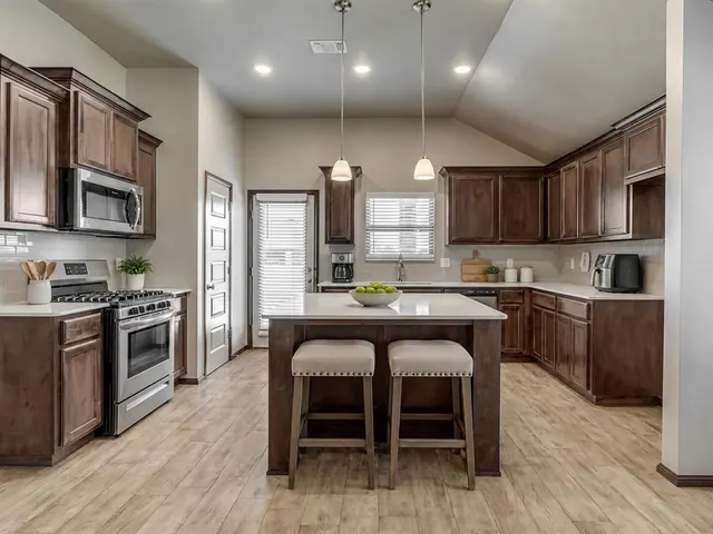 Photo 6 — 611 Red Cedar Way, Norman, OK 73069