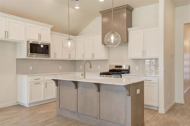 Photo 8 — 4132 Overlook Pass, Edmond, OK 73025
