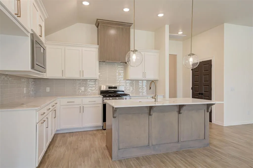 Photo 9 — 4132 Overlook Pass, Edmond, OK 73025