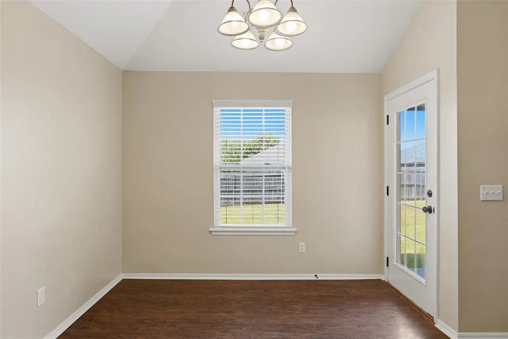 Photo 12 — 909 Cimarron Creek Drive, Yukon, OK 73099