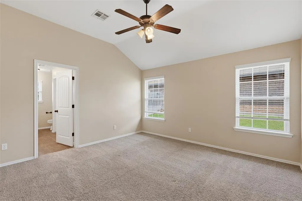 Photo 13 — 909 Cimarron Creek Drive, Yukon, OK 73099