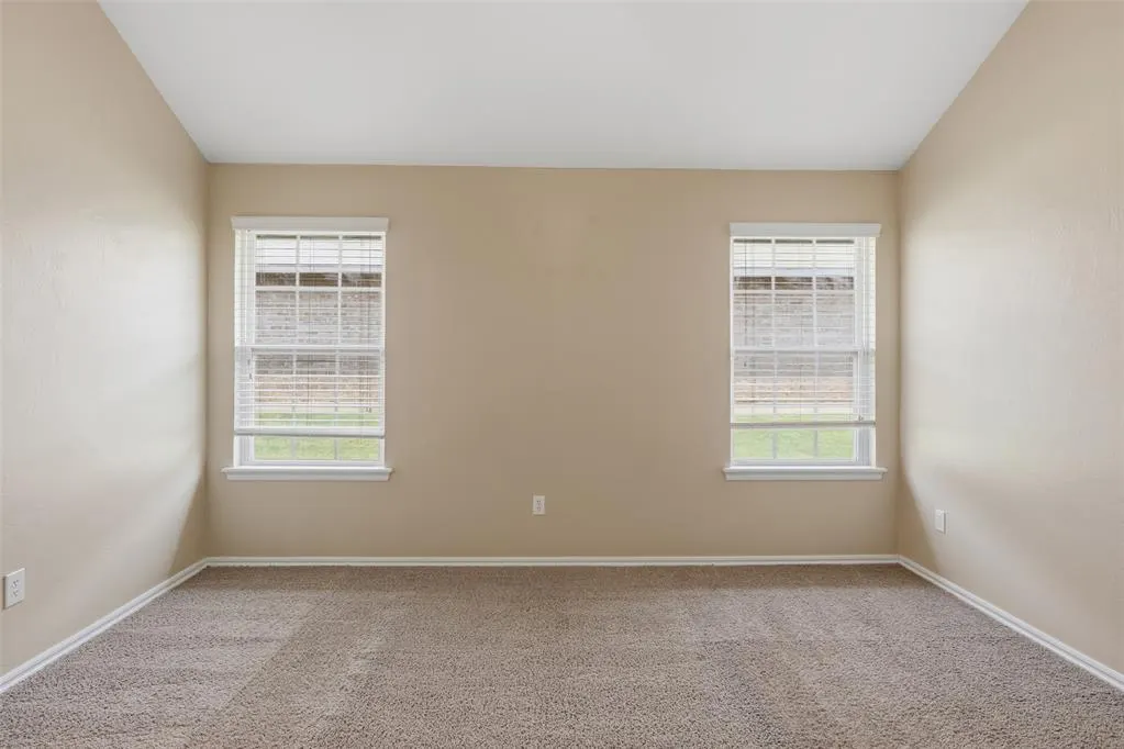 Photo 14 — 909 Cimarron Creek Drive, Yukon, OK 73099