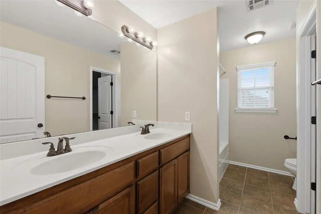 Photo 17 — 909 Cimarron Creek Drive, Yukon, OK 73099