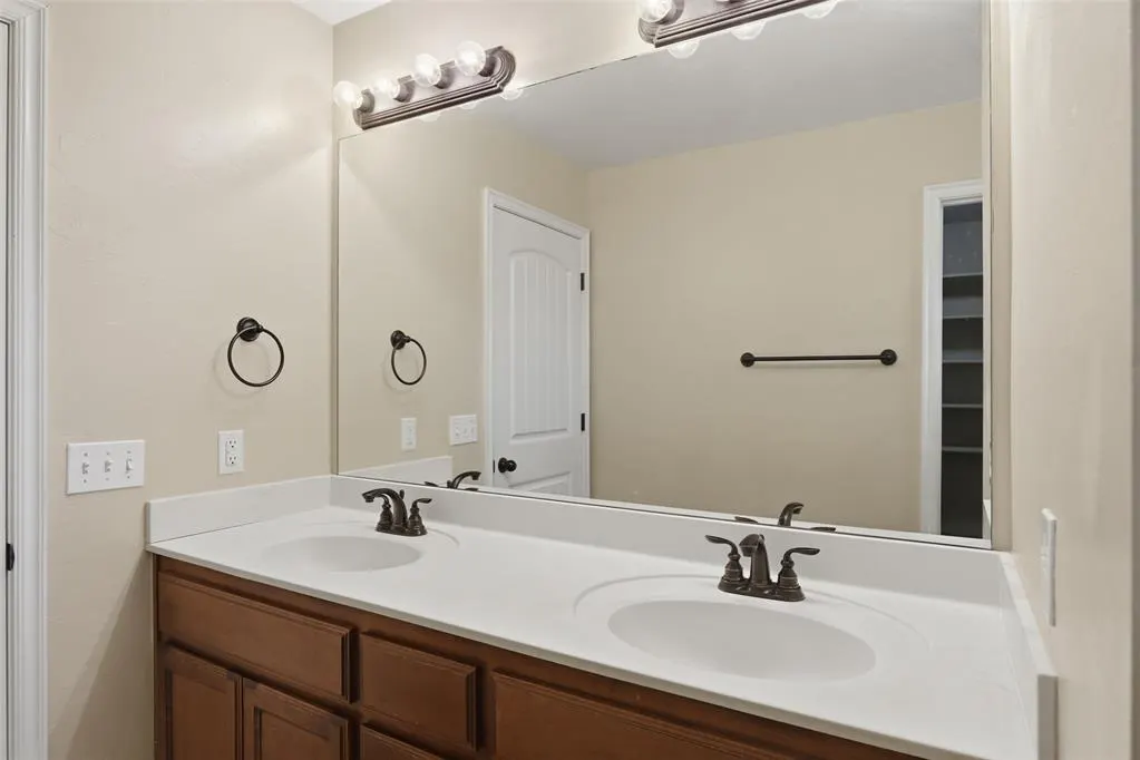 Photo 18 — 909 Cimarron Creek Drive, Yukon, OK 73099