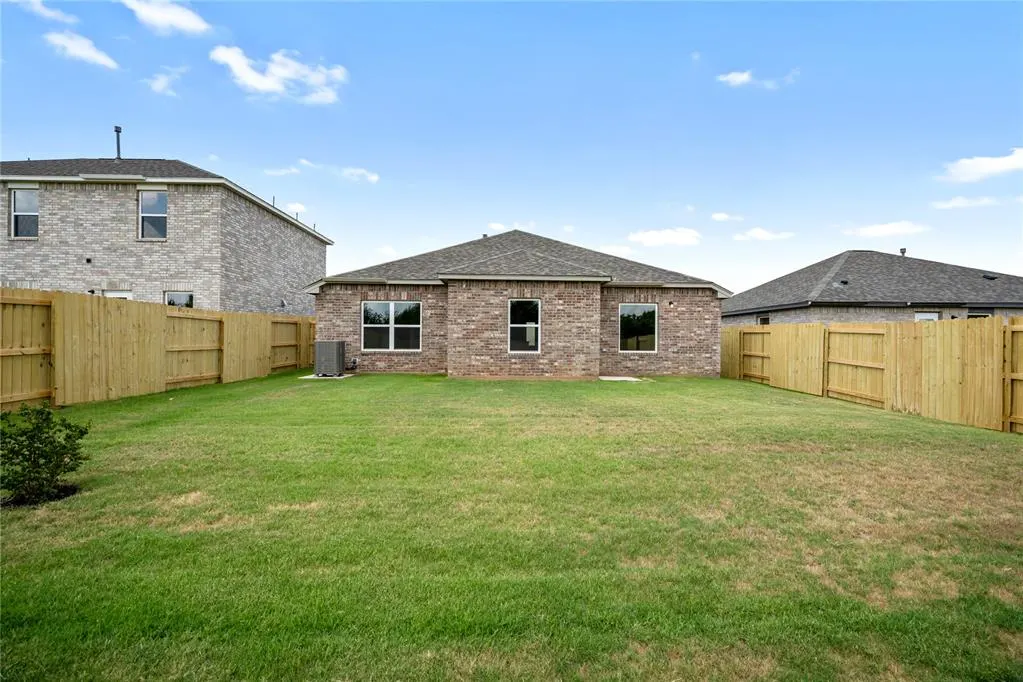 Photo 8 — 1513 Crimson Lake Boulevard, El Reno, OK 73036