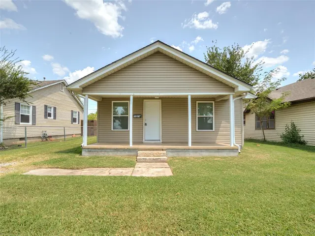 Front exterior — 1823 N Louisa Avenue, Shawnee, OK 74804