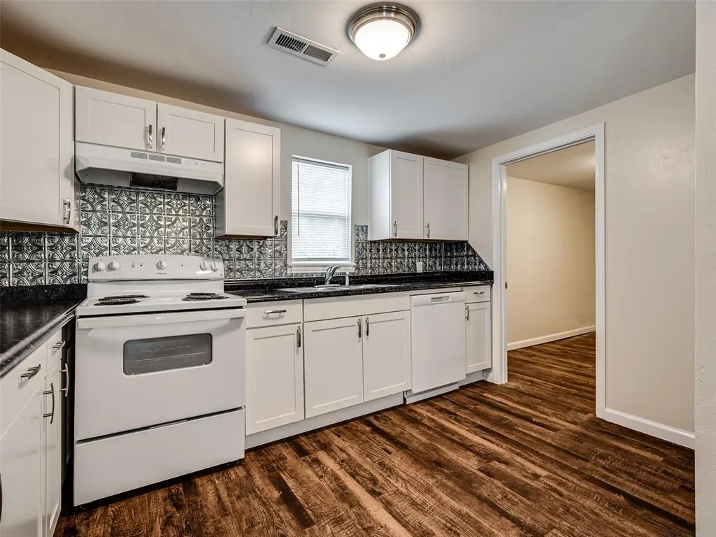 Photo 11 — 1823 N Louisa Avenue, Shawnee, OK 74804