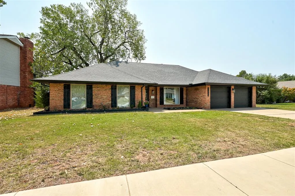 Photo 2 — 11704 N Victoria Drive, Oklahoma City, OK 73120