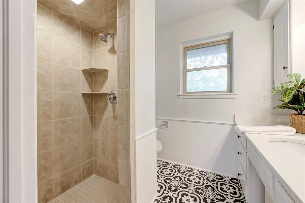 Photo 32 — 11704 N Victoria Drive, Oklahoma City, OK 73120
