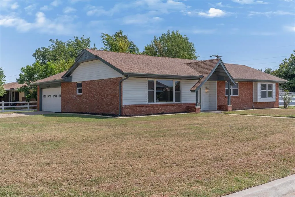 Photo 37 — 601 Country Club Circle, Oklahoma City, OK 73110