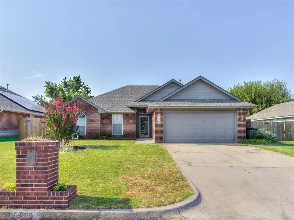 Front exterior — 220 SW 142nd Street, Oklahoma City, OK 73170