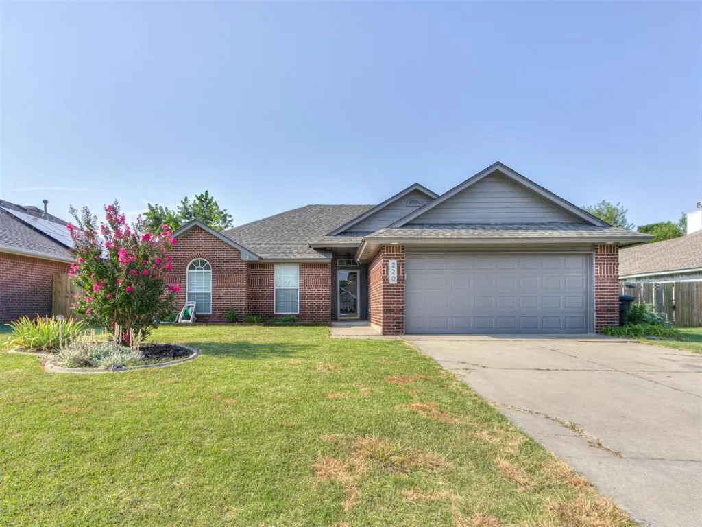 Photo 2 — 220 SW 142nd Street, Oklahoma City, OK 73170