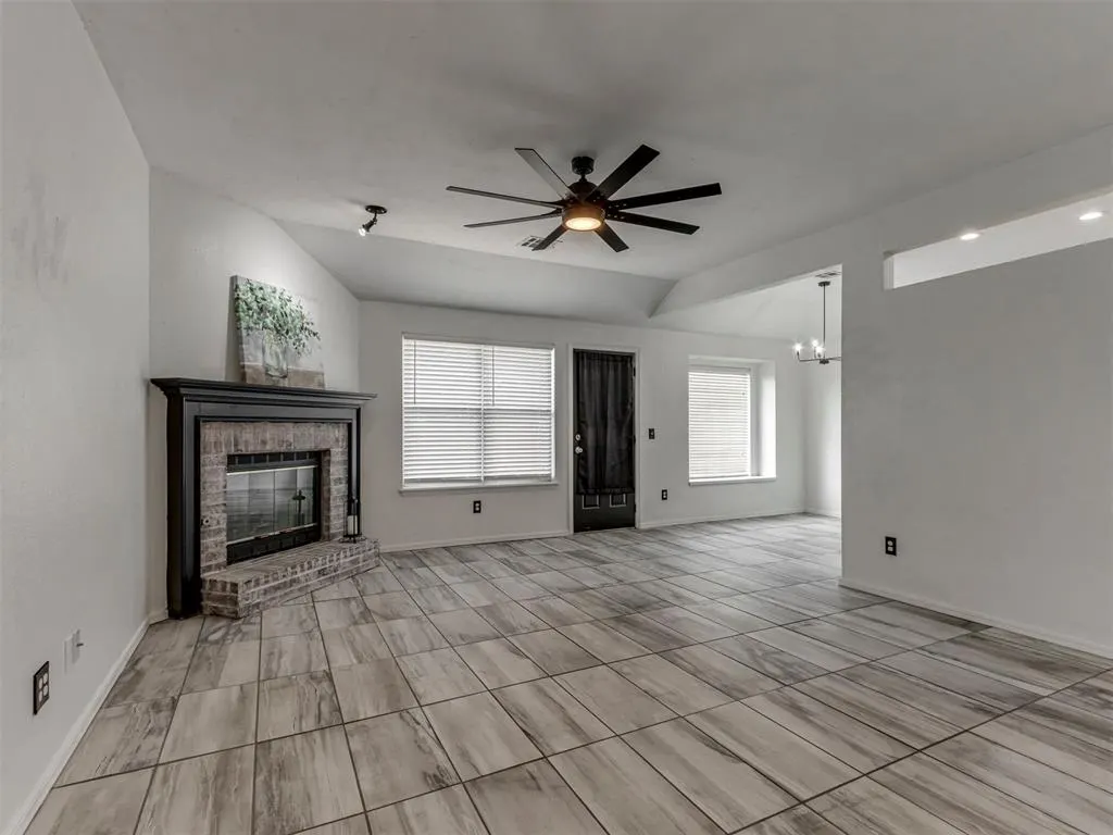 Photo 5 — 220 SW 142nd Street, Oklahoma City, OK 73170